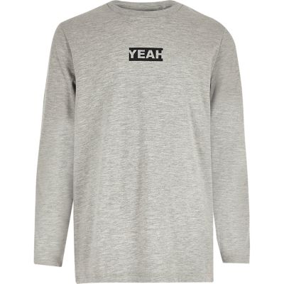 Boys grey &#39;yeah&#39; print long sleeve T-shirt